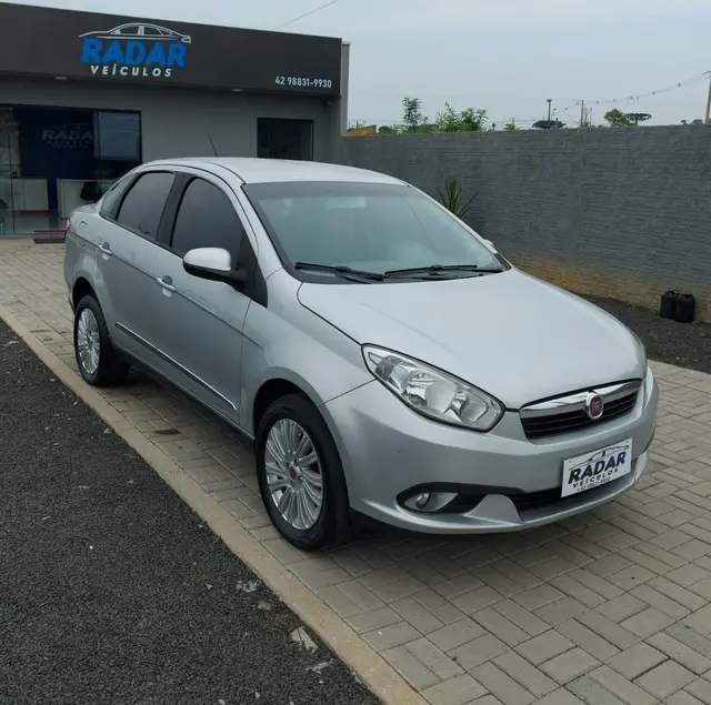 Carro Fiat Grand Siena 2016 Essence 1.6 16V Dualogic (Flex)