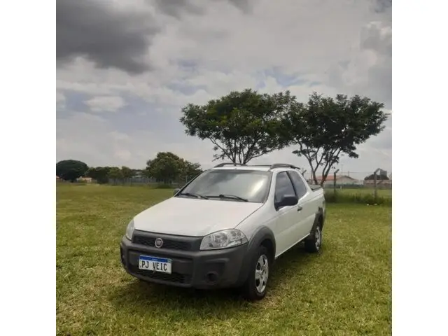 Carro Fiat Strada 2016 Working 1.4 (Flex)