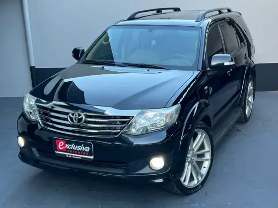 Carro Toyota Hilux SW4 2012 SR 2.7 4X2