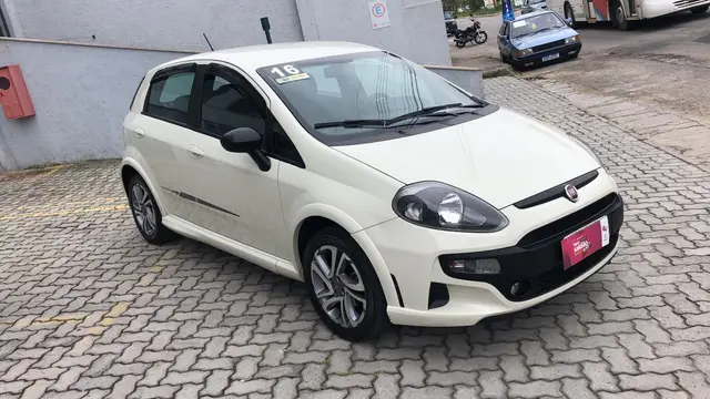 Carro Fiat Punto 2015 BlackMotion 1.8 16V (Flex)