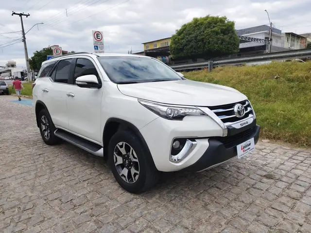 Carro Toyota SW4 2017 2.8 TDI SRX 5L 4x4 (Aut)