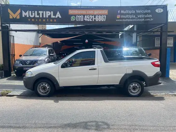 Carro Fiat Strada 2014 Working 1.4 (Flex)