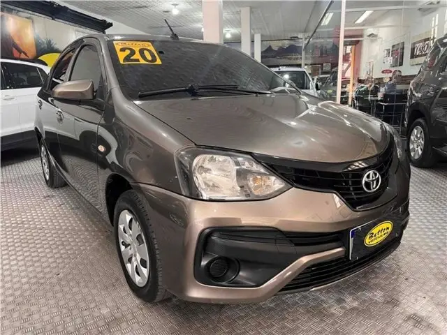 Toyota Etios Sedan X 1.5 (Flex)