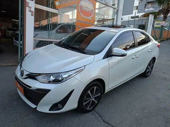 Toyota Yaris Sedan 1.5 XLS CVT (Flex)