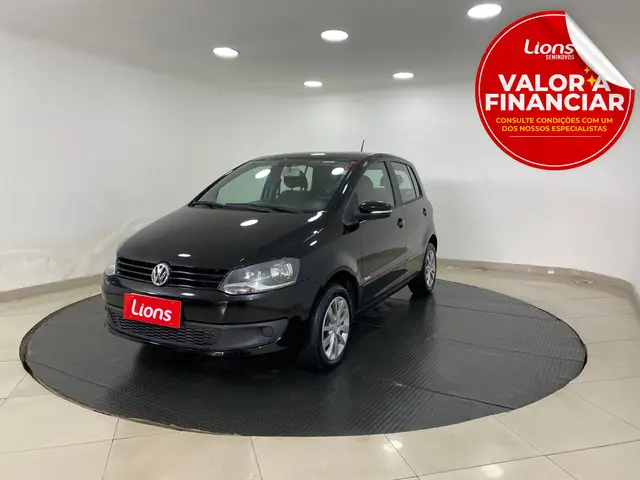 Carro Volkswagen Fox 2014 1.0 TEC (Flex) 2p