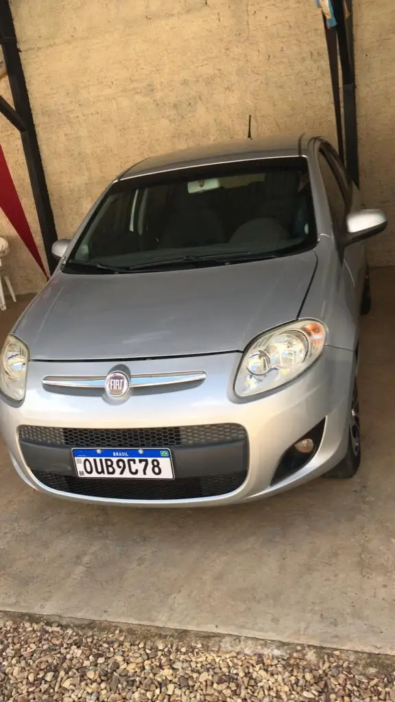 Carro Fiat Palio 2013 Attractive 1.4 8V (Flex)