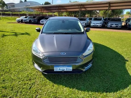 Carro Ford Focus Sedan 2018 Titanium Plus 2.0 PowerShift