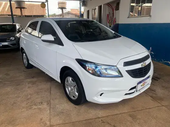 Carro Chevrolet Onix 2016 1.0 LS SPE/4