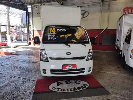 Carro Kia Bongo 2014 K2500 2.5 STD RS
