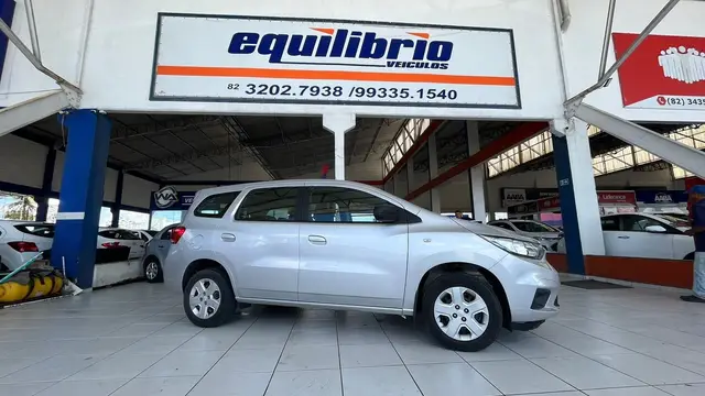 Carro Chevrolet Spin 2022 LS 1.8 5S (Flex)