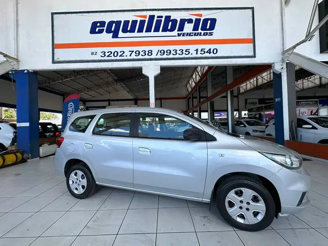 Carro Chevrolet Spin 2022 LS 1.8 5S (Flex)