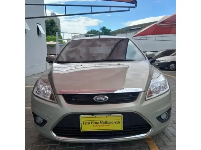 Carro Ford Focus Hatch 2010 Ghia 2.0 16V (Flex) (Aut)