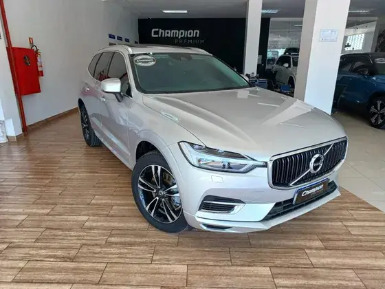 Carro Volvo XC60 2020 2.0 T8 Hybrid Momentum AWD