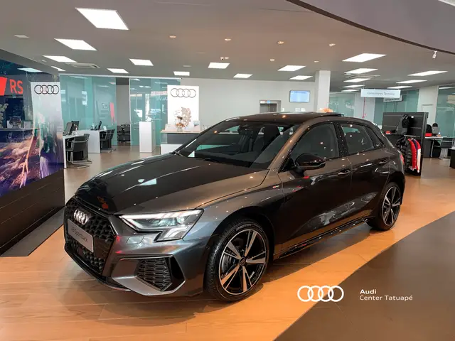 Carro Audi A3 2023 Performance Black 2.0 TFSI S tronic (Aut)