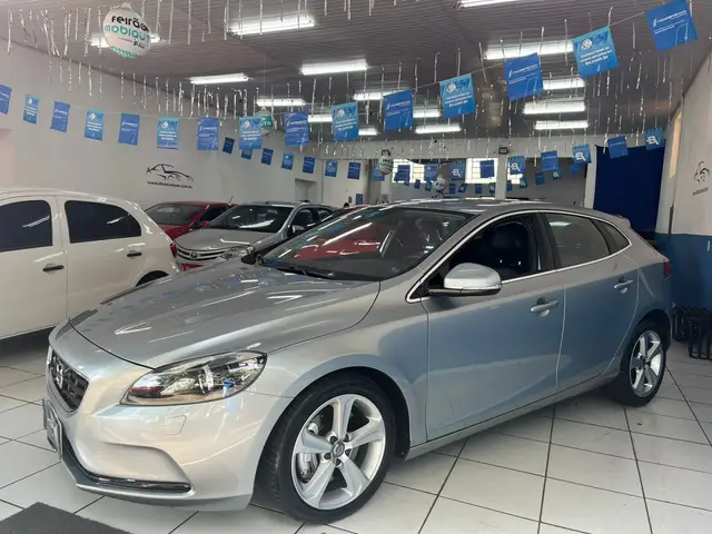 Carro Volvo V40 2016 2.0 T4 Momentum