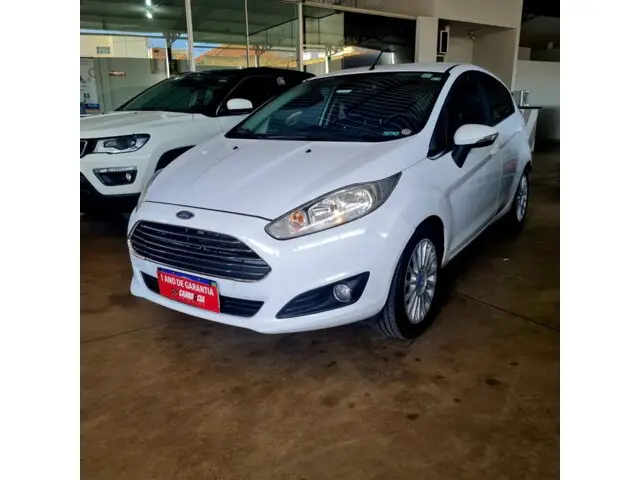 Carro Ford Fiesta Hatch 2014 SE Plus 1.0 RoCam (Flex)