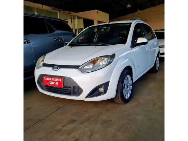 Carro Ford Fiesta Hatch 2014 SE Plus 1.6 RoCam (Flex)