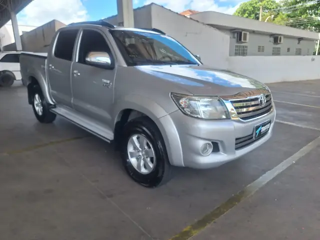 Carro Toyota Hilux Cabine Dupla 2013 Hilux 2.7 SR CD 4x2 (Flex) (Aut)