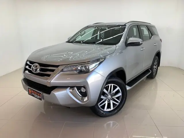 Carro Toyota SW4 2018 2.8 TDI SRX 7L 4x4 (Aut)