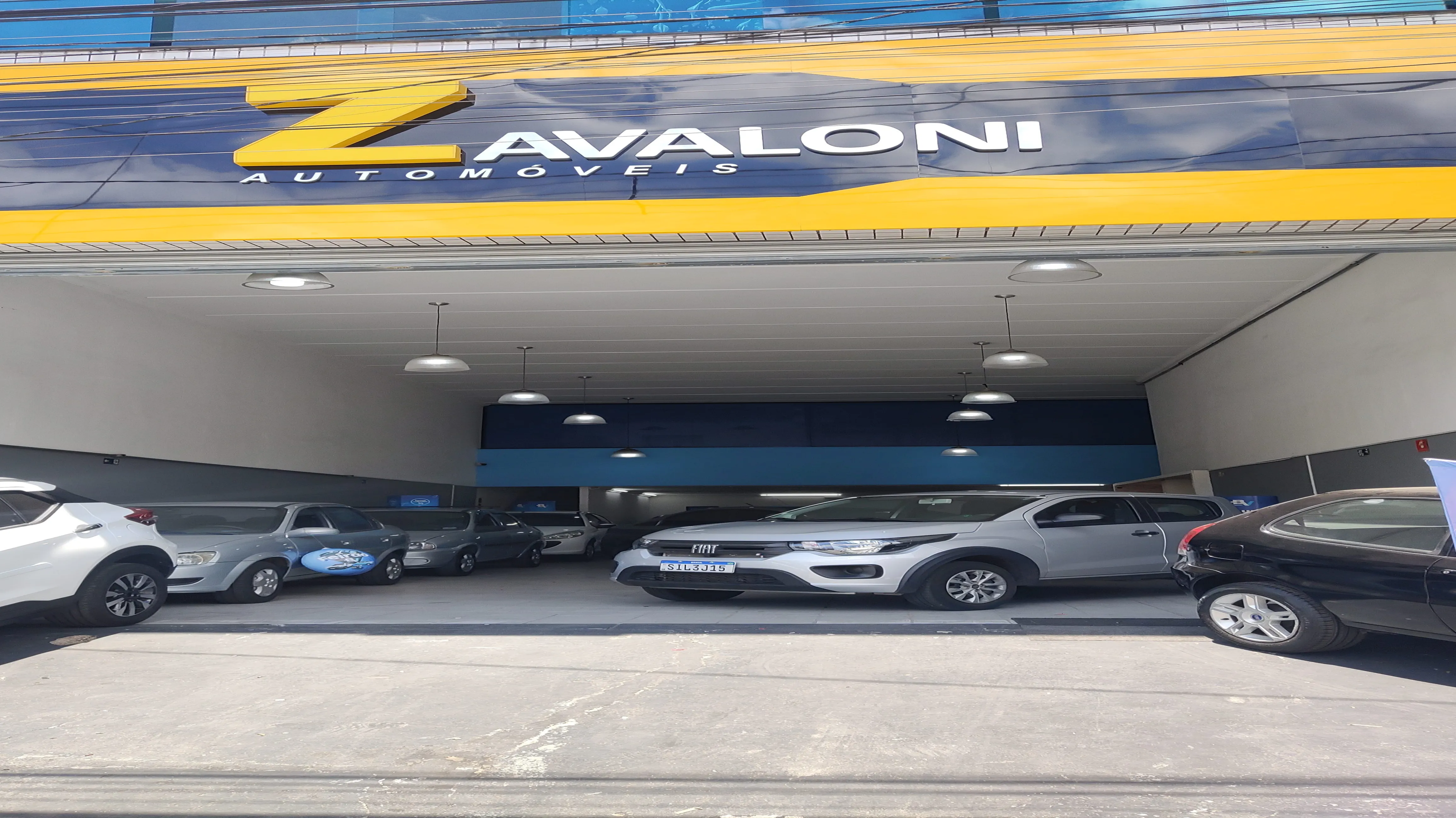 Fachada da loja Veículos à venda em ZAVALONI AUTOMOVEIS - São Paulo - SP