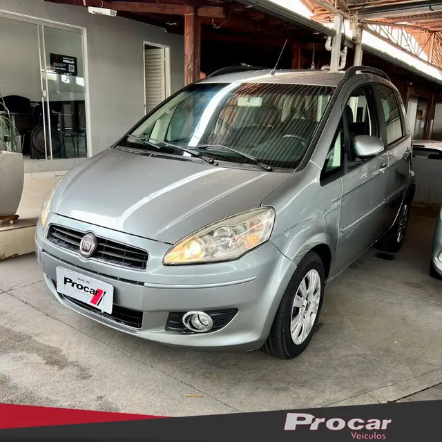 Carro Fiat Idea 2012 Attractive 1.4 8V (Flex)