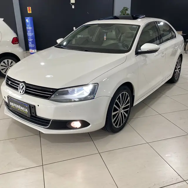 Carro Volkswagen Jetta 2013 2.0 Comfortline (Flex)