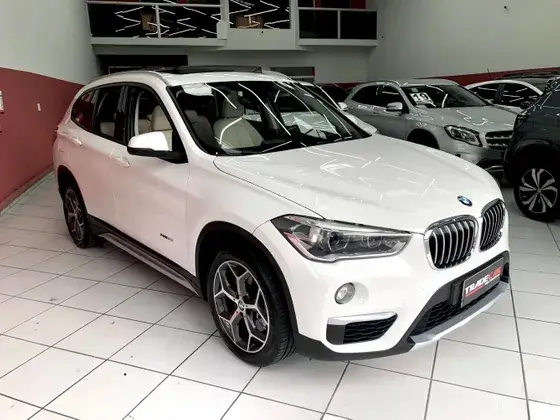 Carro BMW X1 2016 2.0 sDrive20i X-Line ActiveFlex