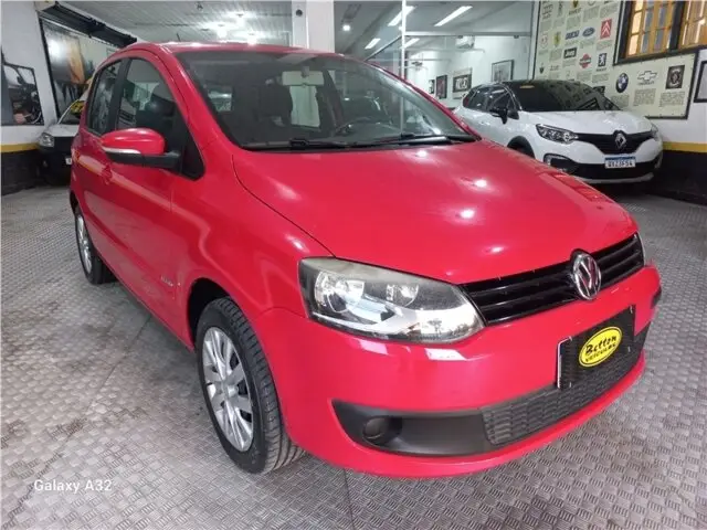 Carro Volkswagen Fox 2014 1.0 TEC (Flex) 4p