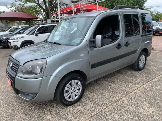 Fiat Doblò Essence 1.8 16V (Flex)
