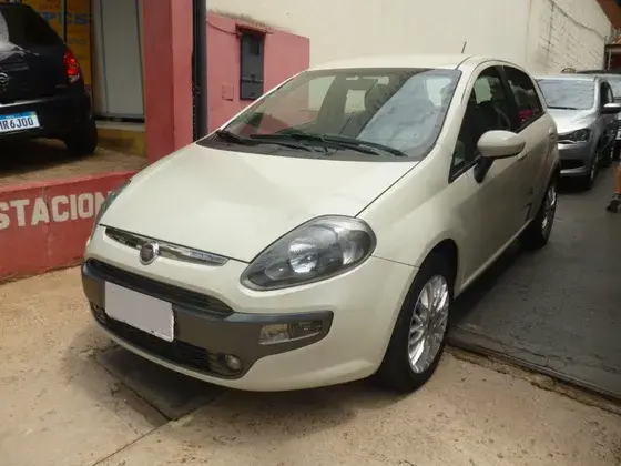 Carro Fiat Punto 2014 Essence 1.6 16V (Flex)