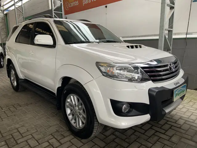 Carro Toyota Hilux SW4 2014 3.0 TDI 4x4 SRV 7L