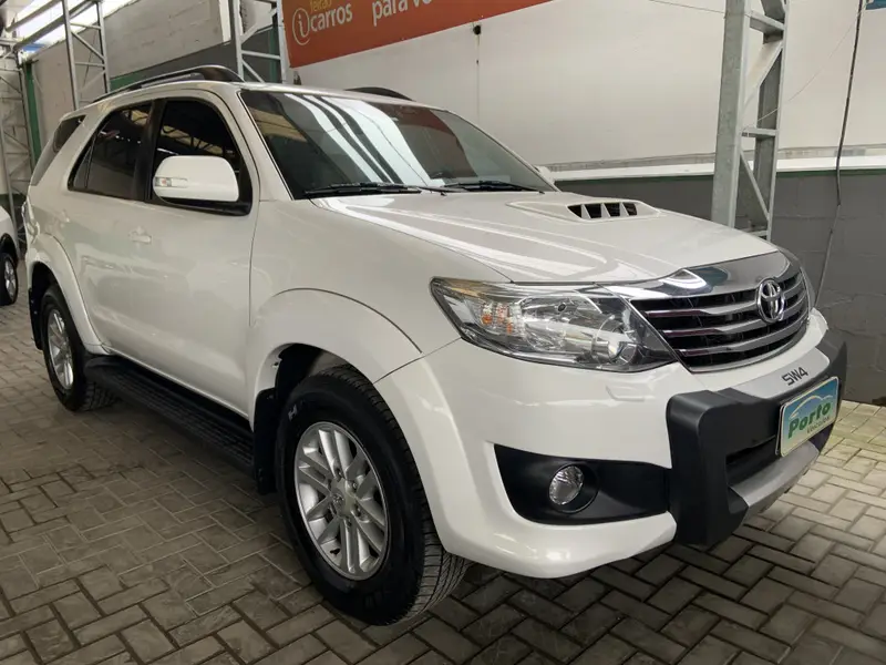 Toyota Hilux SW4 3.0 TDI 4x4 SRV 7L