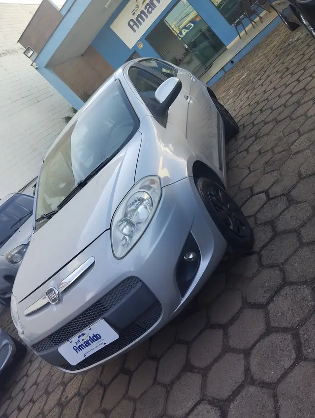 Carro Fiat Palio 2013 Attractive 1.0 8V (Flex)