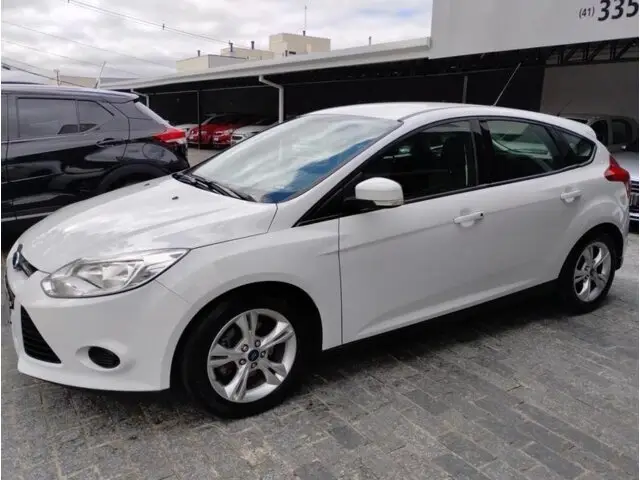 Carro Ford Focus Hatch 2014 SE 1.6 16V TiVCT PowerShift