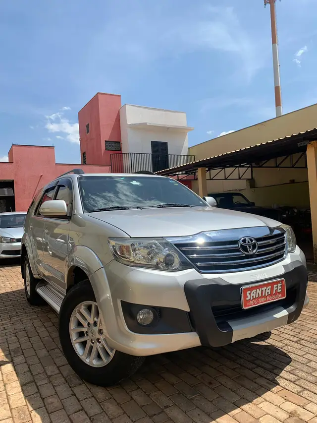 Carro Toyota SW4 2015 Hilux  2.7 4x2 SR (Flex)