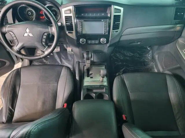 Carro Mitsubishi Pajero Full 2015 HPE 3.8 3p