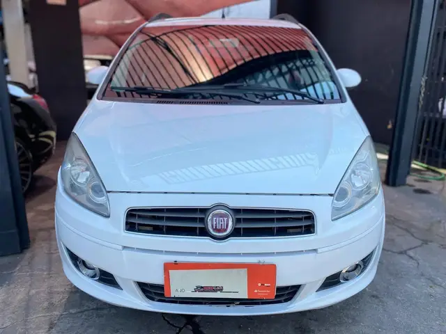 Carro Fiat Idea 2012 Adventure 1.8 16V E.TorQ (Flex)