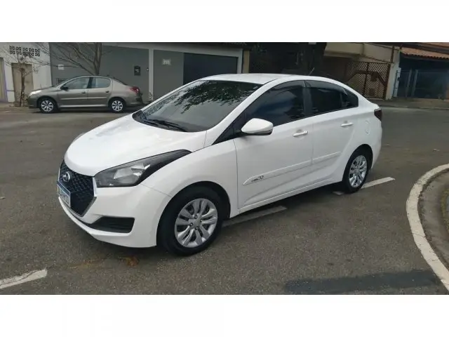 Carro Hyundai HB20S 2019 1.0 Comfort Plus (Flex)