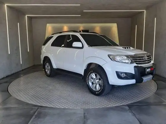 Carro Toyota Hilux SW4 2014 3.0 TDI 4x4 SRV 5L
