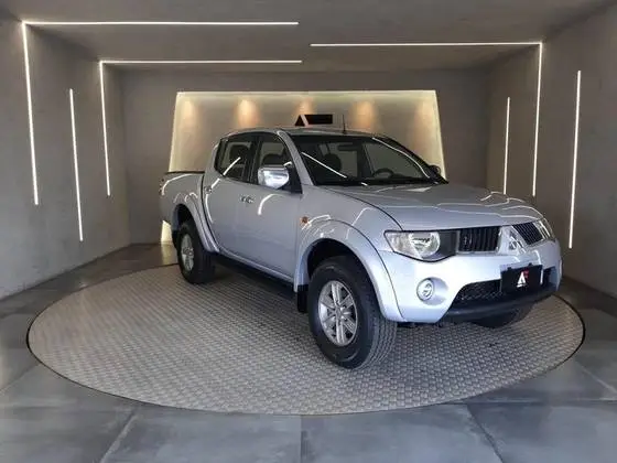Carro Mitsubishi L200 Triton Sport 2010 L 200 Triton HPE 4x4 3.2 (aut) (cab. dupla)