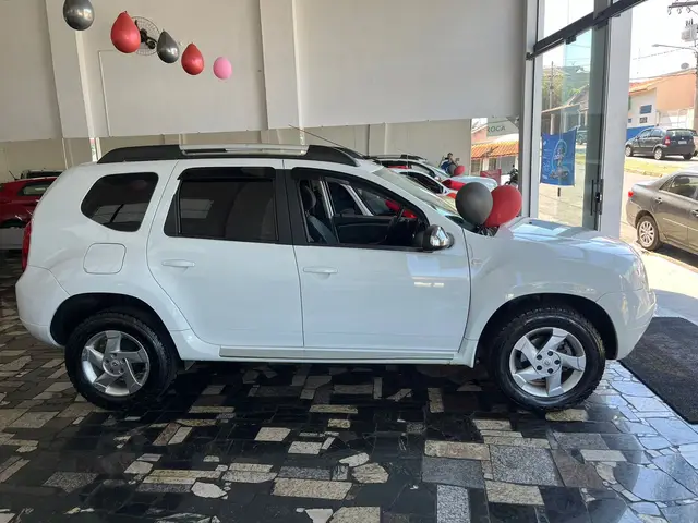 Carro Renault Duster 2014 2.0 16V Dynamique (Flex)(Aut)