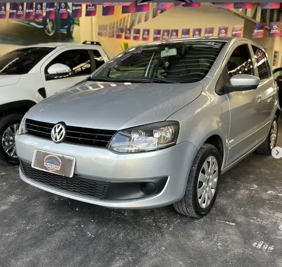 Carro Volkswagen Fox 2011 1.0 8V (Flex) 4p