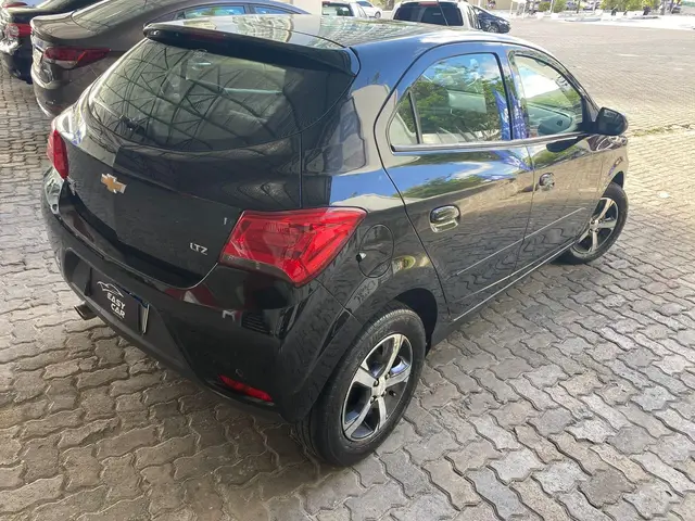 Carro Chevrolet Onix 2018 1.4 LTZ SPE/4 (Aut)
