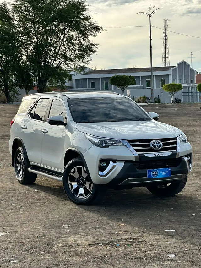 Carro Toyota SW4 2020 2.8 TDI SRX Diamond 7L 4x4 (Aut)
