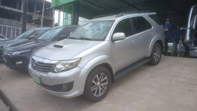 Carro Toyota Hilux SW4 2014 3.0 TDI 4x4 SRV 5L