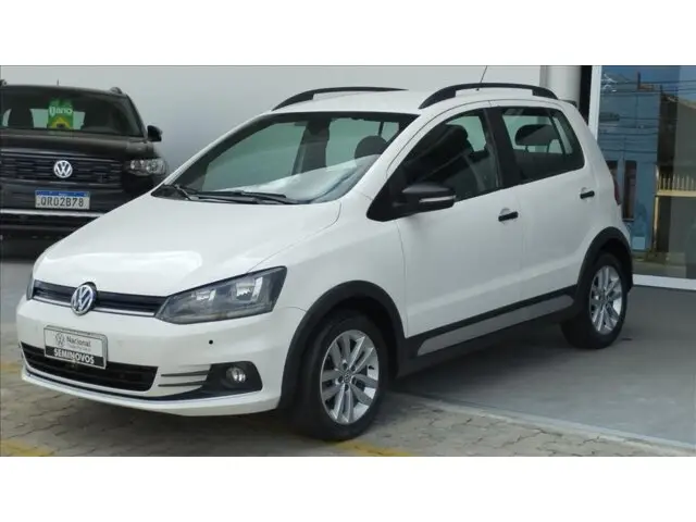 Carro Volkswagen Fox 2016 1.0 MPI Track (Flex)