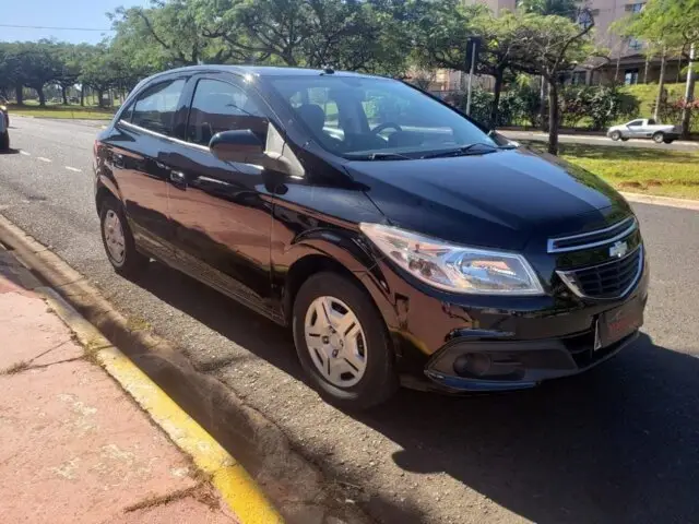 Carro Chevrolet Onix 2013 1.0 LT SPE/4