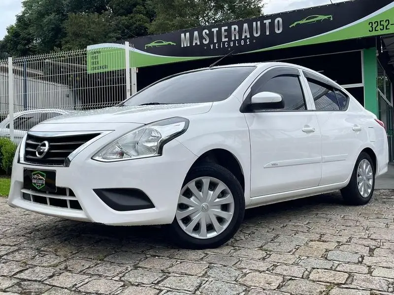 Nissan Versa 1.6 16V S (Flex)