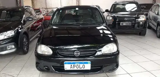 Carro Chevrolet Classic 2005 Corsa Sedan  Life 1.6