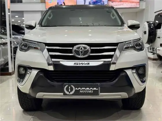 Carro Toyota SW4 2017 2.8 TDI SRX 5L 4x4 (Aut)